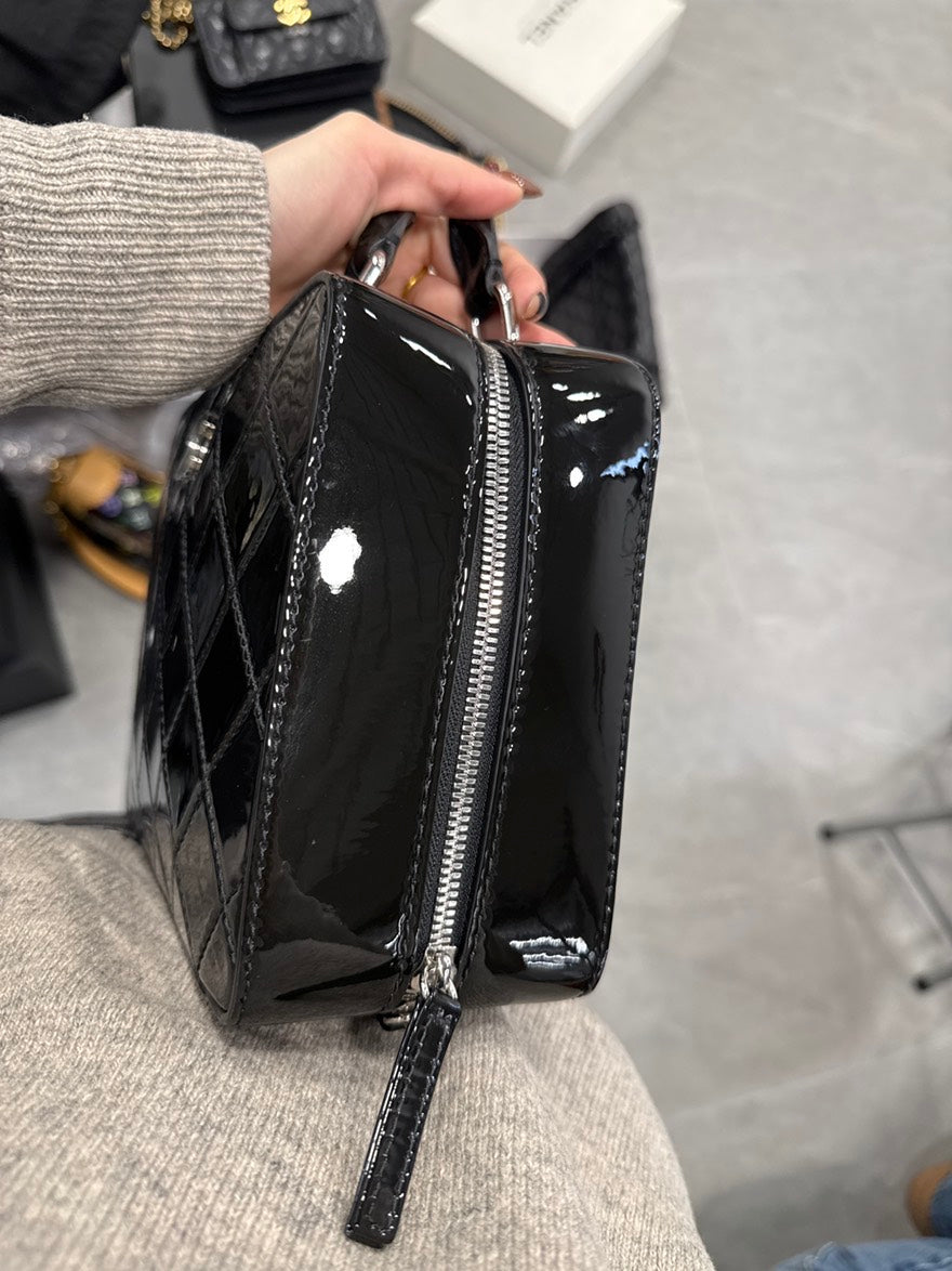 🍒 Chanel black and silver patent leather makeup bag B6825#