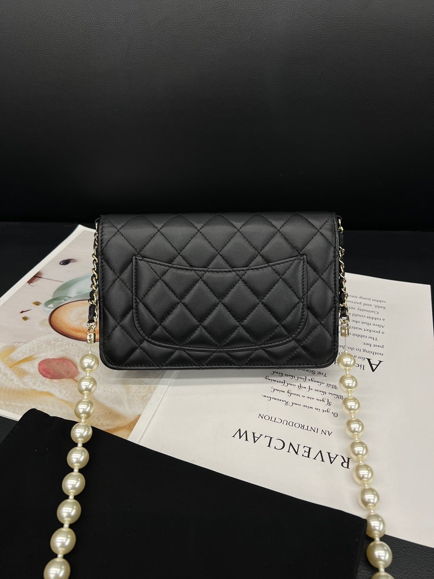 🍒 Chanel Black Gold Pearl Chain WOC Crossbody Bag, D265#