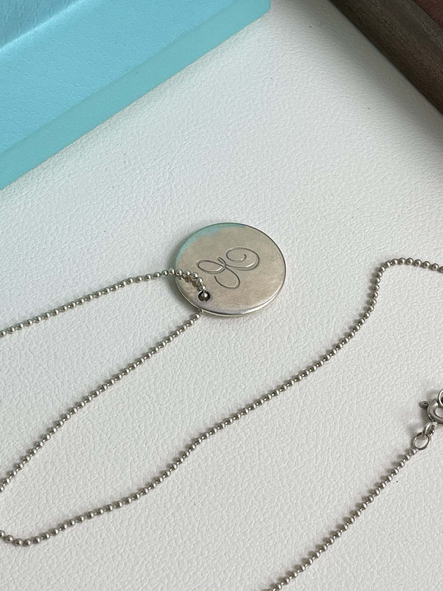 💕 Tiffany & Co. 925 Silver Letter E Necklace #16012