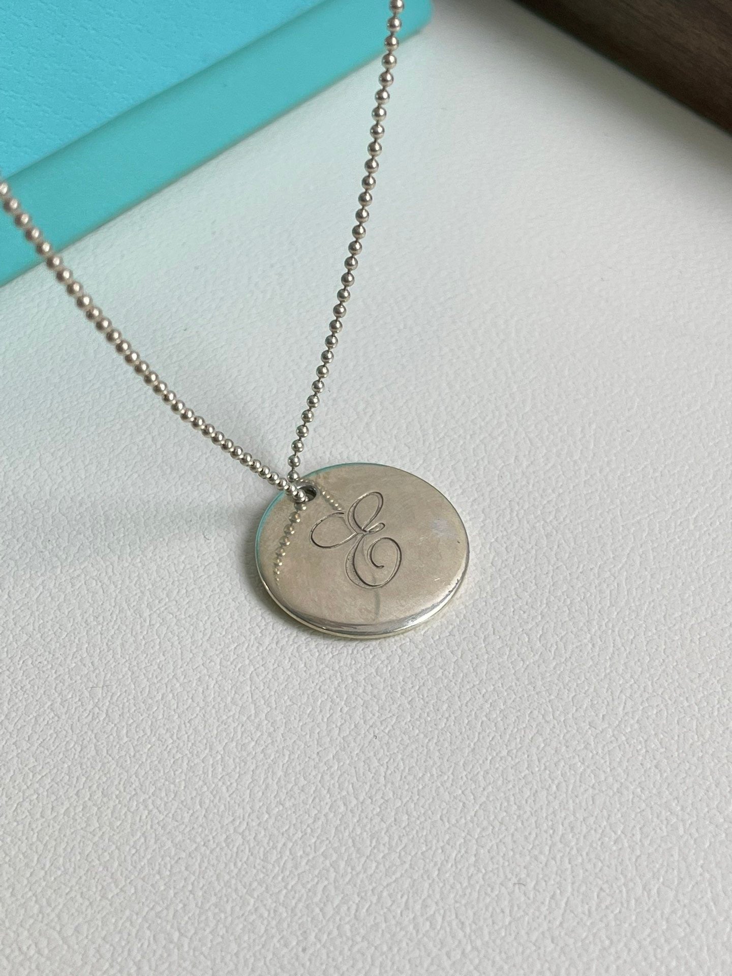 💕 Tiffany & Co. 925 Silver Letter E Necklace #16012