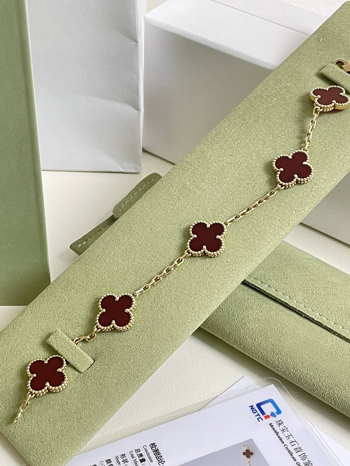 💕 Van Cleef & Arpels Vintage Alhambra Bracelet 5 Motifs, 18k Gold & Carnelian #16249