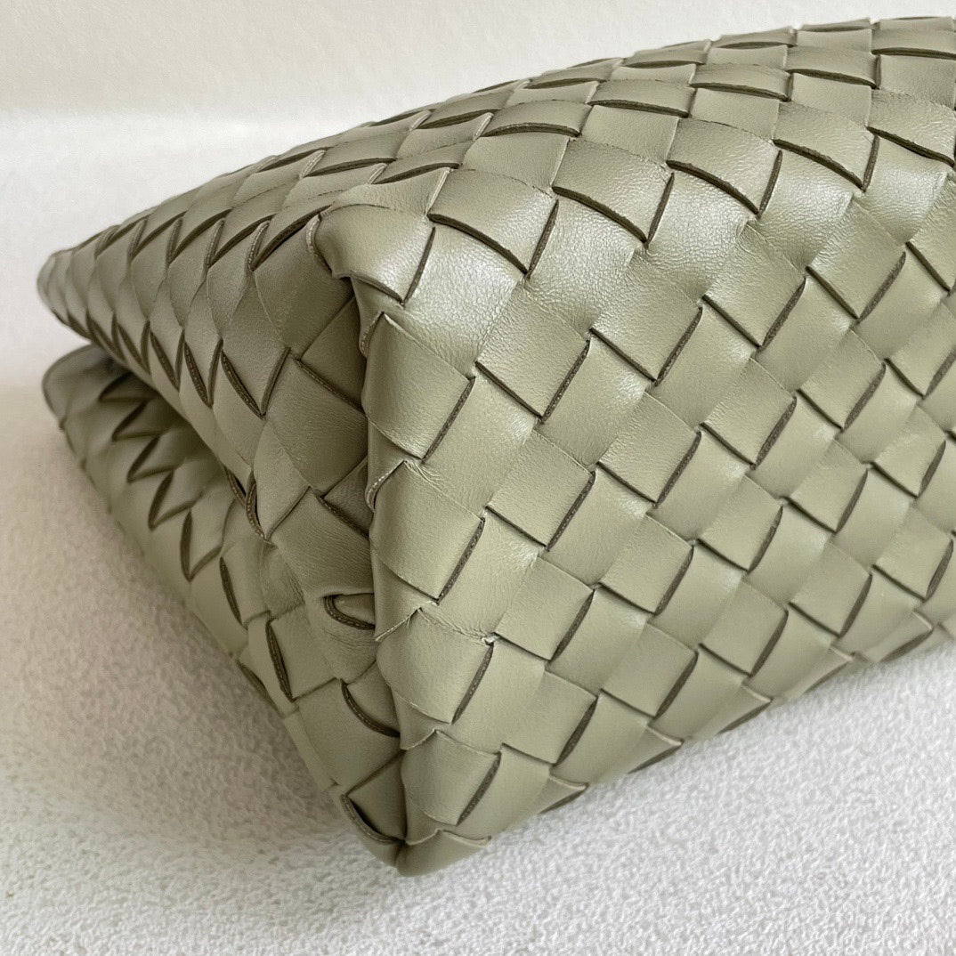 99%New🆕 Bottega Veneta Andiamo Handbag PM #16527