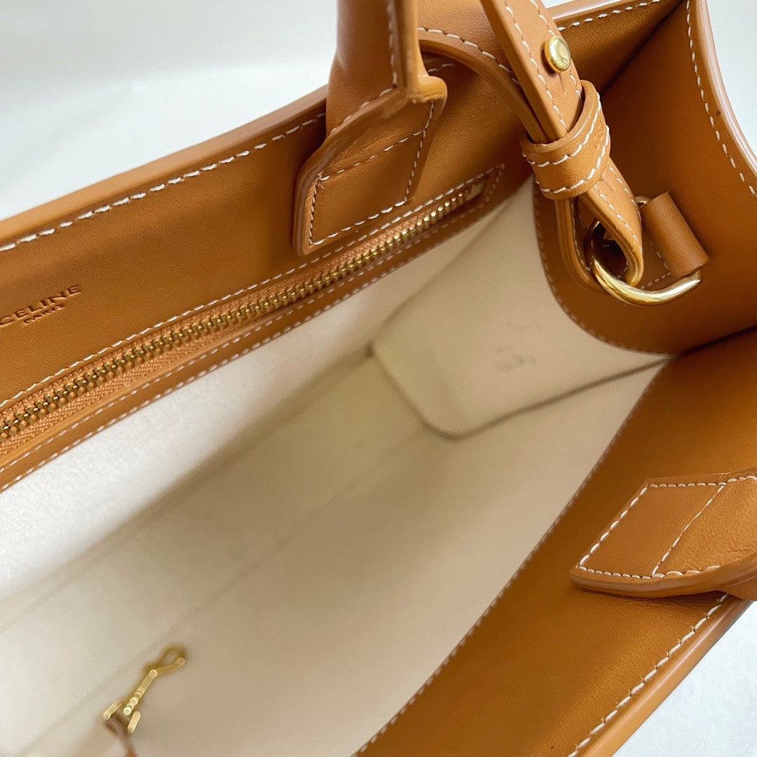 💕 Celine Canvas Vertical Tote Bag (2019) #16450