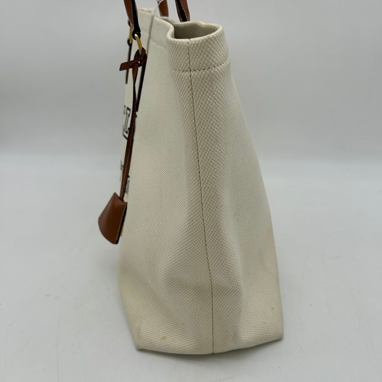 Celine Cavas Horizontal AH804