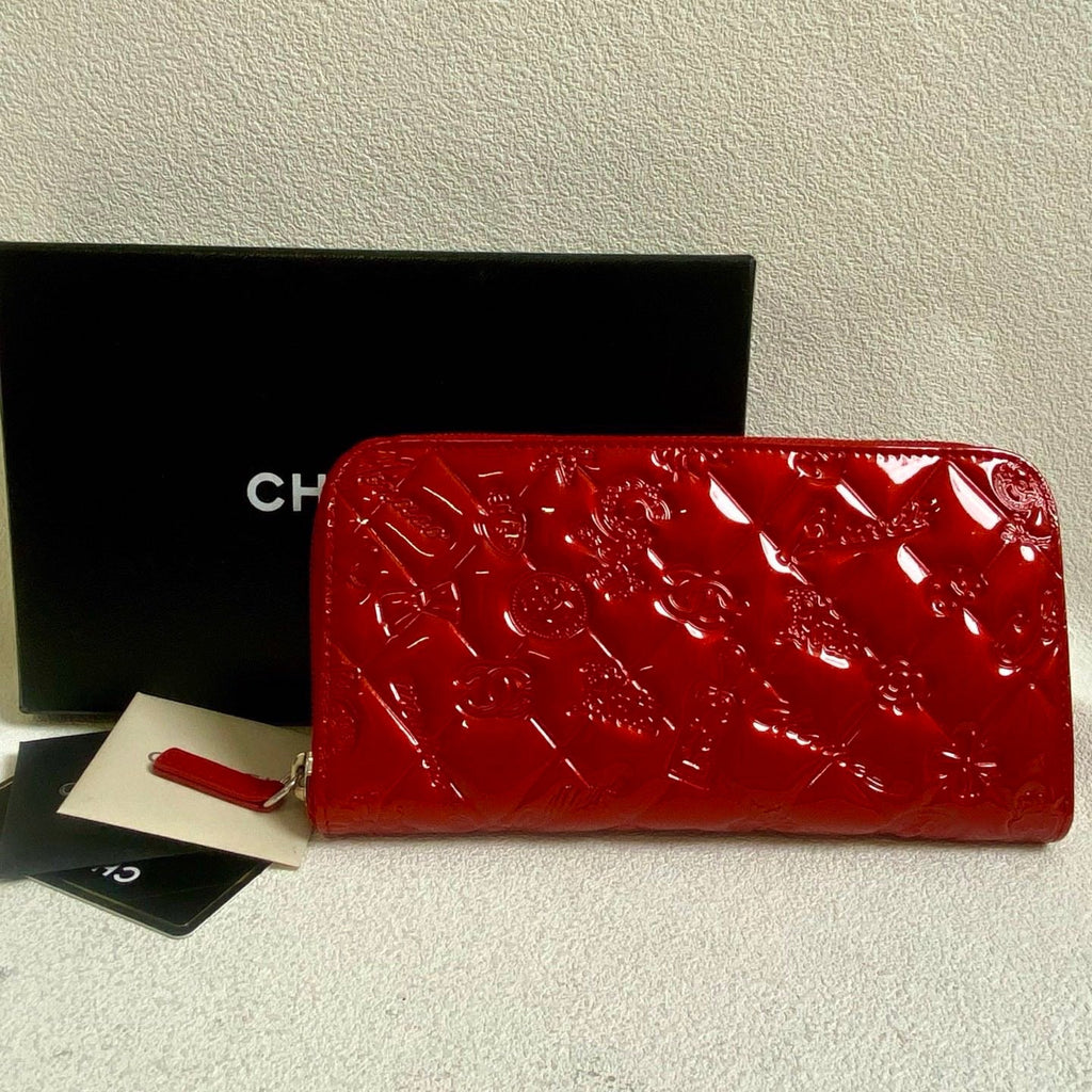 Unused🆕 Chanel Patent Leather Zippy Wallet (2010) #16477
