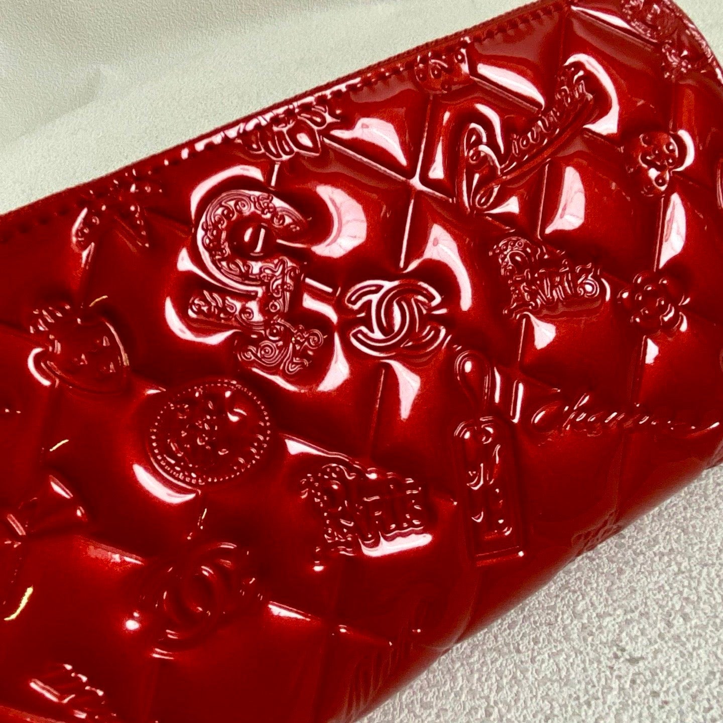 Unused🆕 Chanel Patent Leather Zippy Wallet (2010) #16477