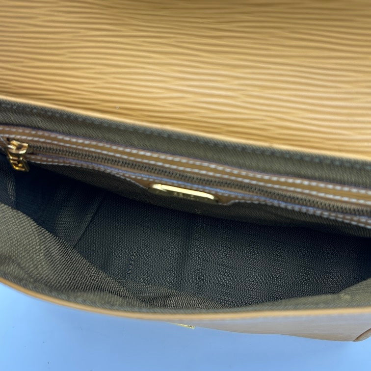 Fendi FF Logo Embossed Crossbody Bag WD525508
