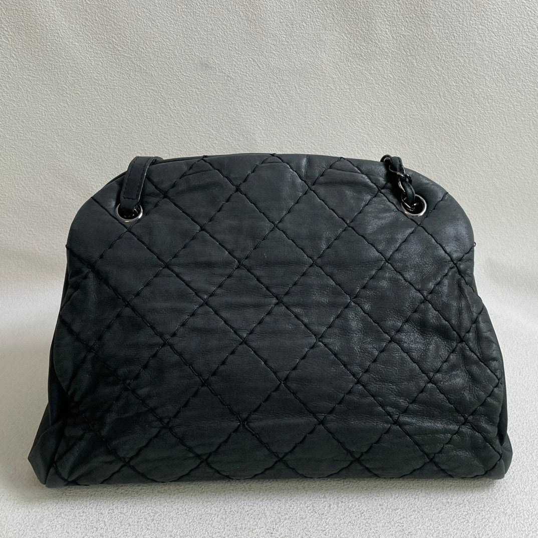 💕 Chanel Mademoiselle Bowling Bag (2011) #16037