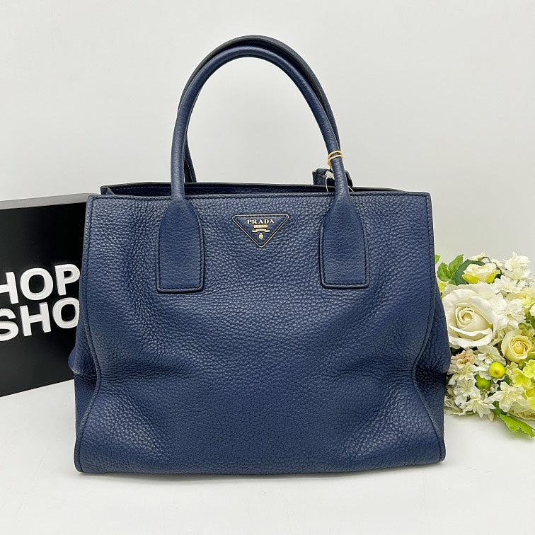 PRADA Vitello Daino Leather Tote Bag PRADA Vitello Daino Leather Tote Bag.
