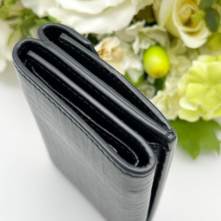 GIVENCHY 4G Logo Embossed Leather Trifold Wallet gi9906dn