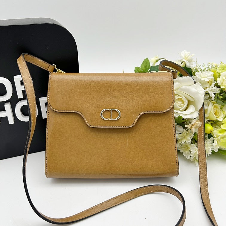 Christian Dior Vintage CD Logo Leather Shoulder Bag di7519hh