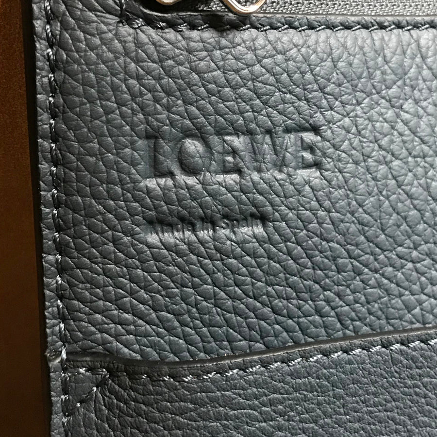LOEWE Buckle Zipper Tote bag