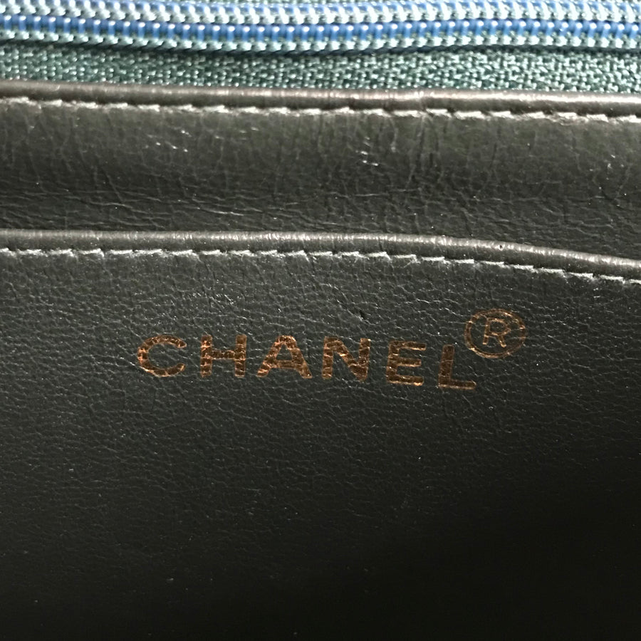 CHANEL Matelasse Diana 22 A01164 Shoulder bag