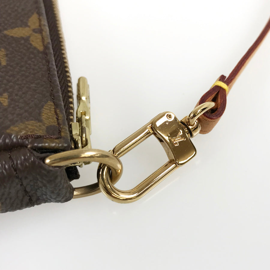 LOUIS VUITTON Monogram Pochette Accessoires M51980 Pouch