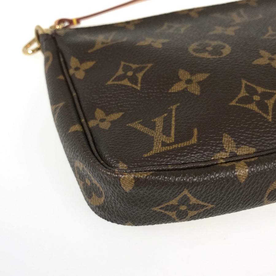 LOUIS VUITTON Monogram Pochette Accessoires M51980 Pouch