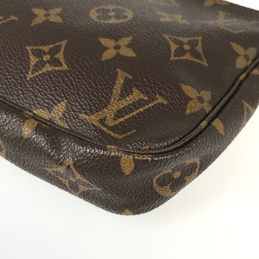 LOUIS VUITTON Monogram Pochette Accessoires M51980 Pouch