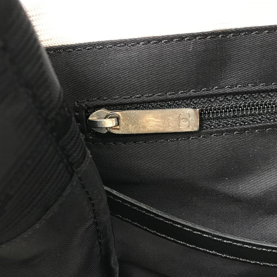 CHANEL New travel line Tote bag