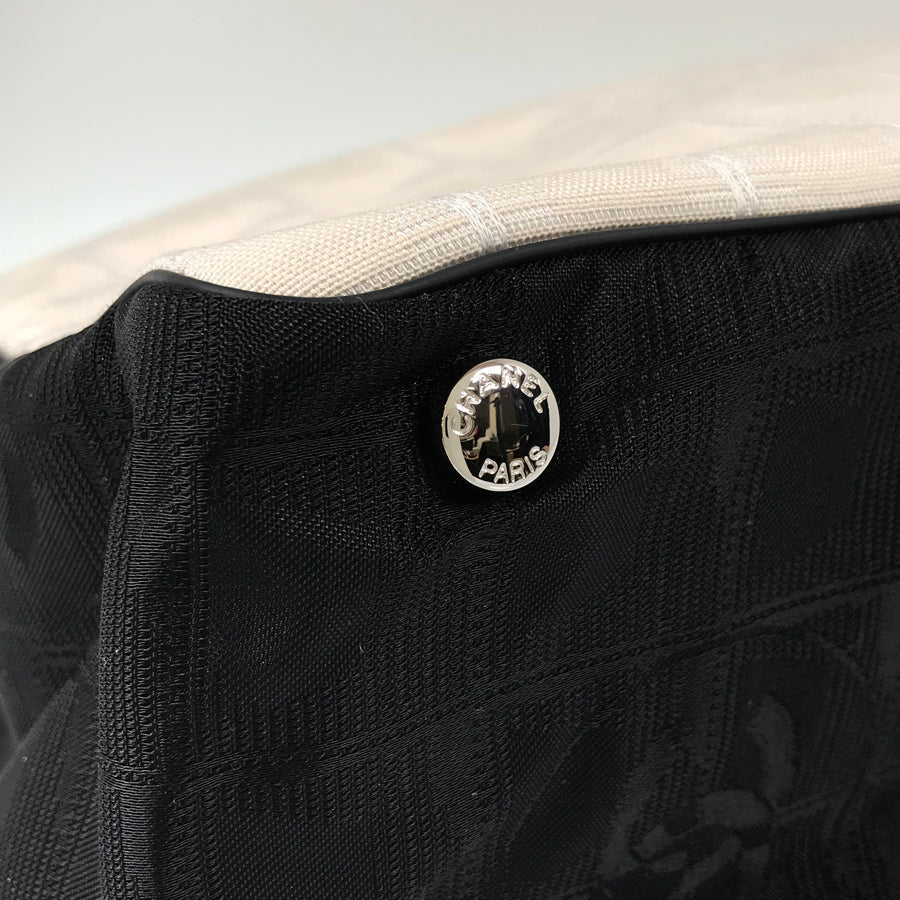 CHANEL New travel line Tote bag