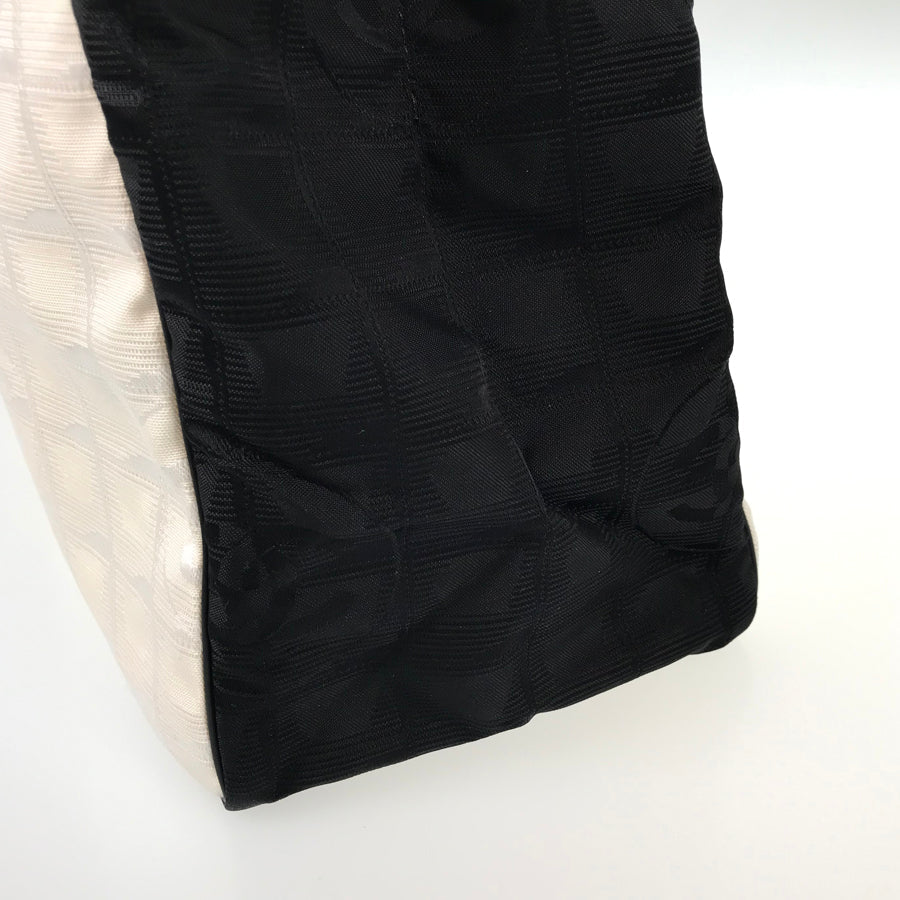 CHANEL New travel line Tote bag