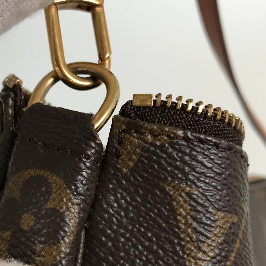 LOUIS VUITTON Monogram Pochette Accessoires M51980 Pouch