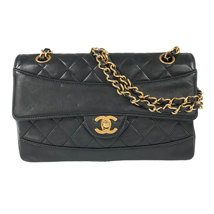 CHANEL Matelasse 24 Shoulder bag