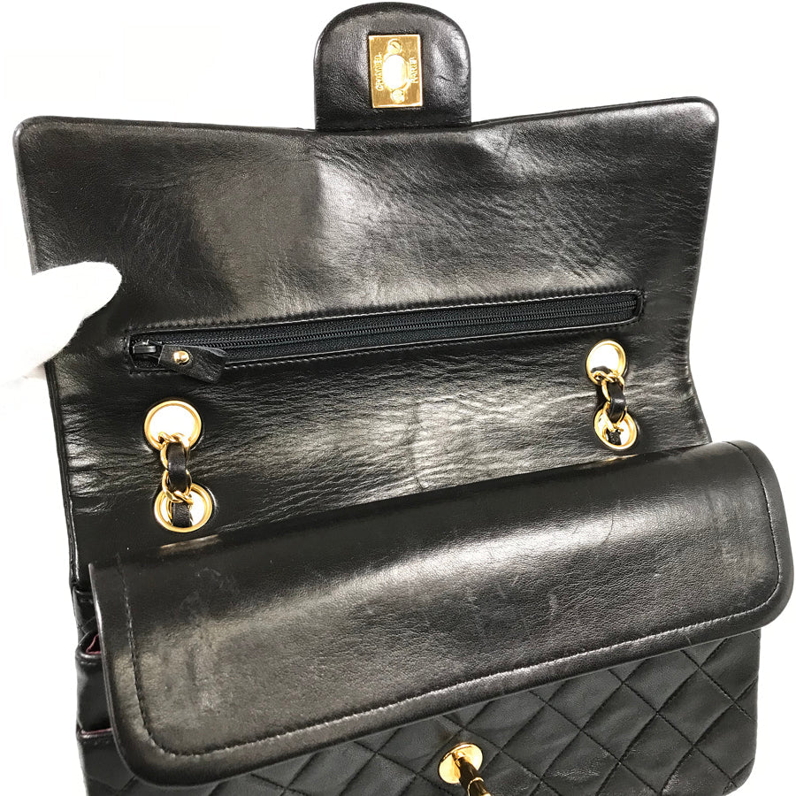 CHANEL Matelasse 25 Shoulder bag