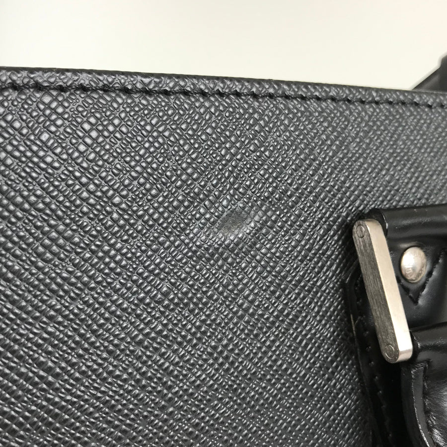 LOUIS VUITTON Taiga Porte Documents Rosanne M30052 Briefcase