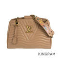 LOUIS VUITTON New Wave Chain Tote M53900 Tote bag