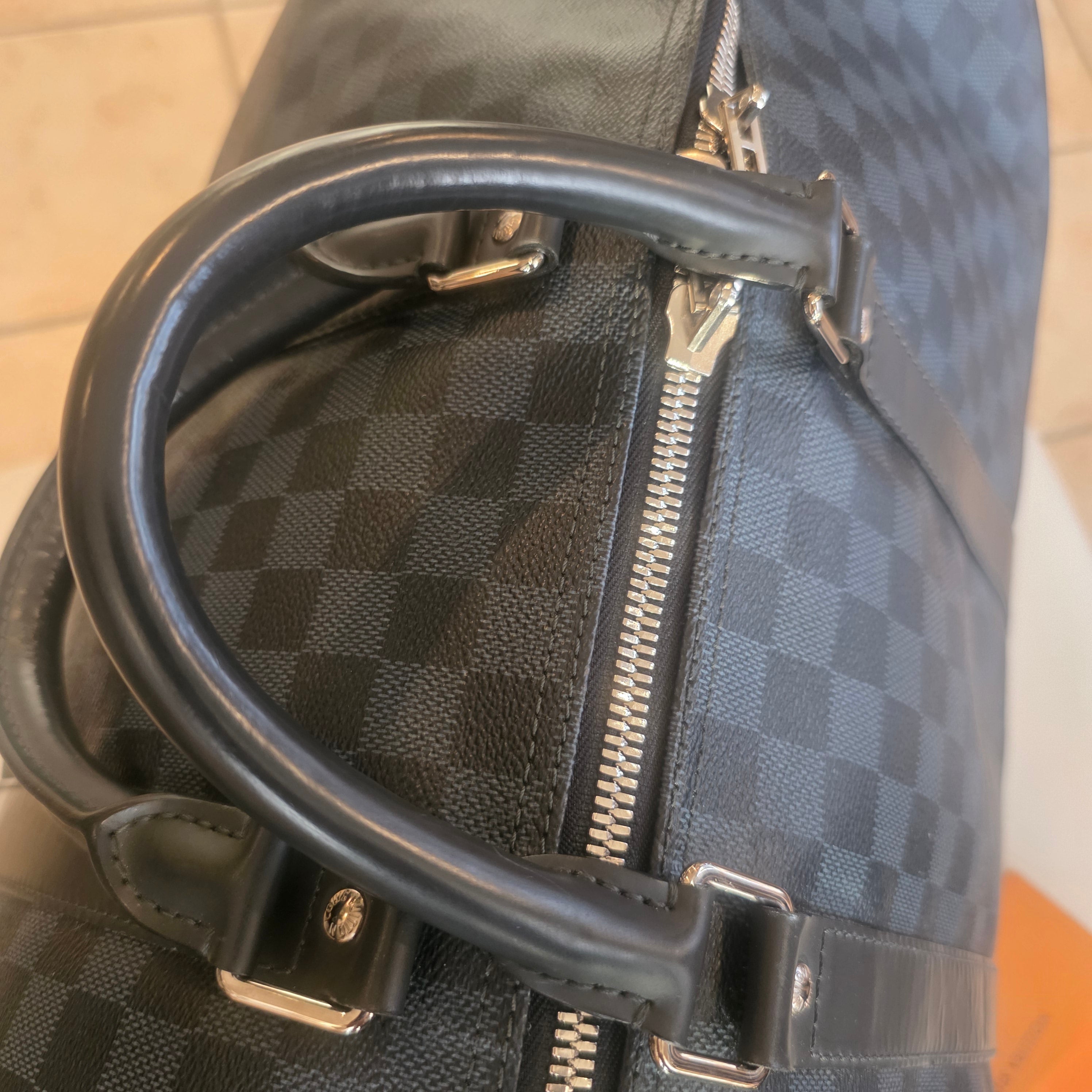 LOUIS VUITTON Keepall Bandoulière 55 Damier Graphite Canvas