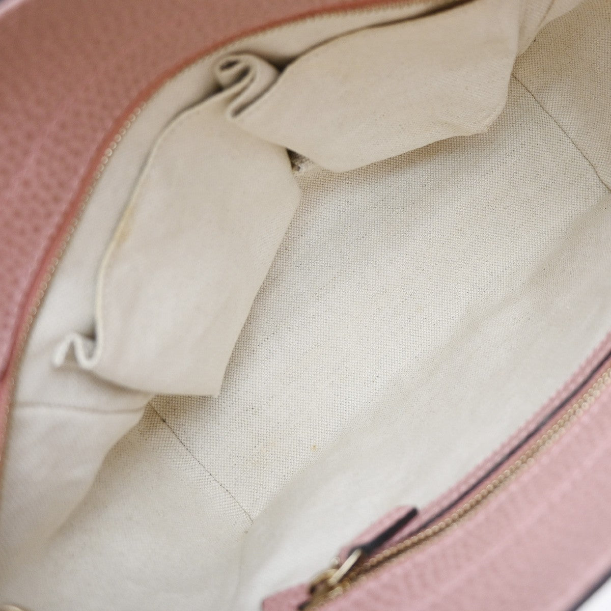 Gucci Swing Crossbody Bag Pebbled Leather Pink Leather Handbag (Authentic  )