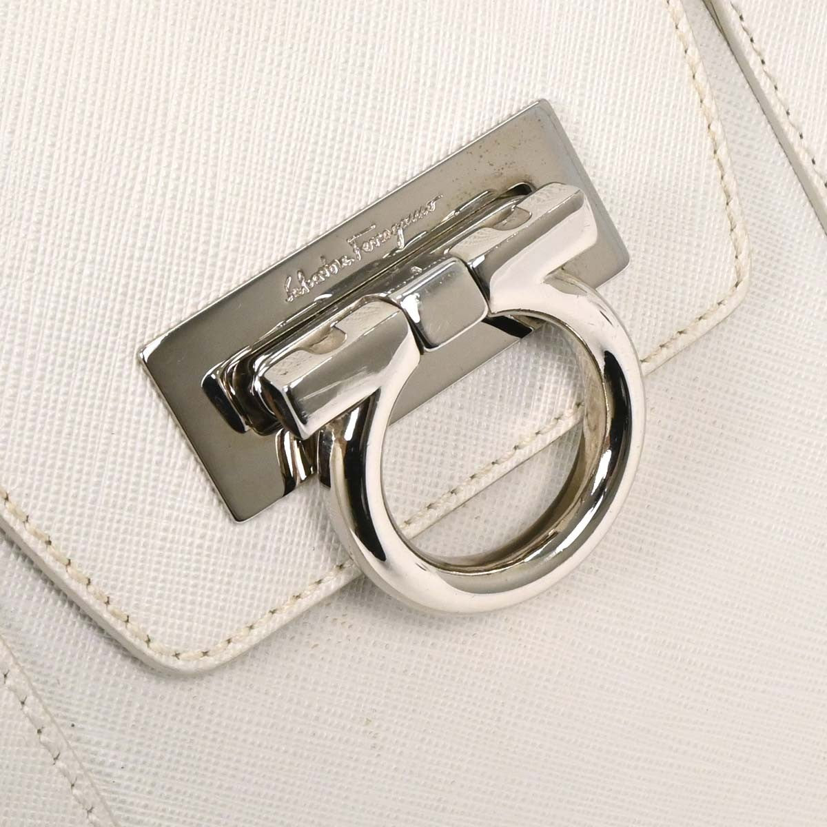 Salvatore Ferragamo Basket Gancini Handbag Leather And Wicker White Leather Handbag (Authentic  )