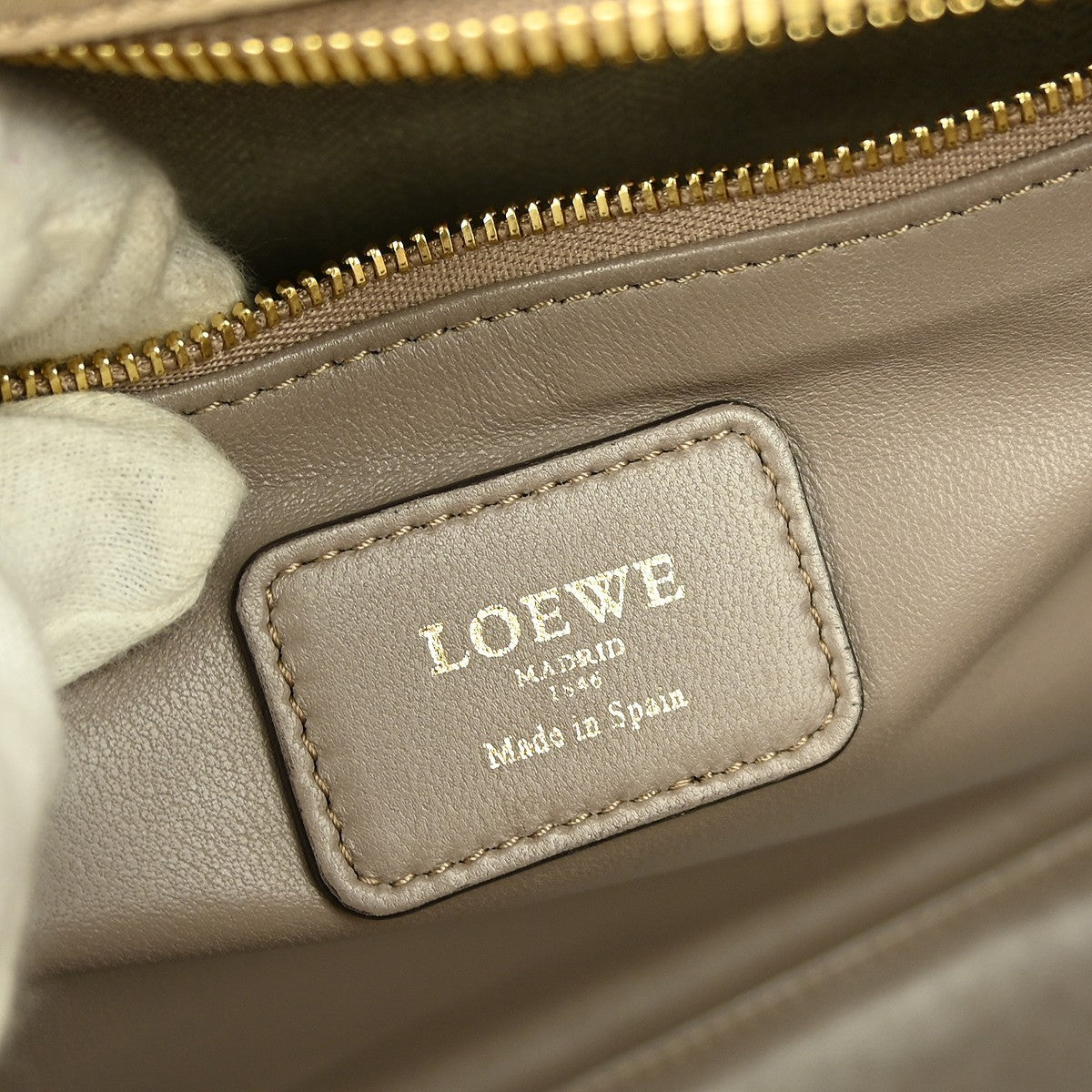 Loewe Amazona Bag Leather Beige Leather Handbag ( )