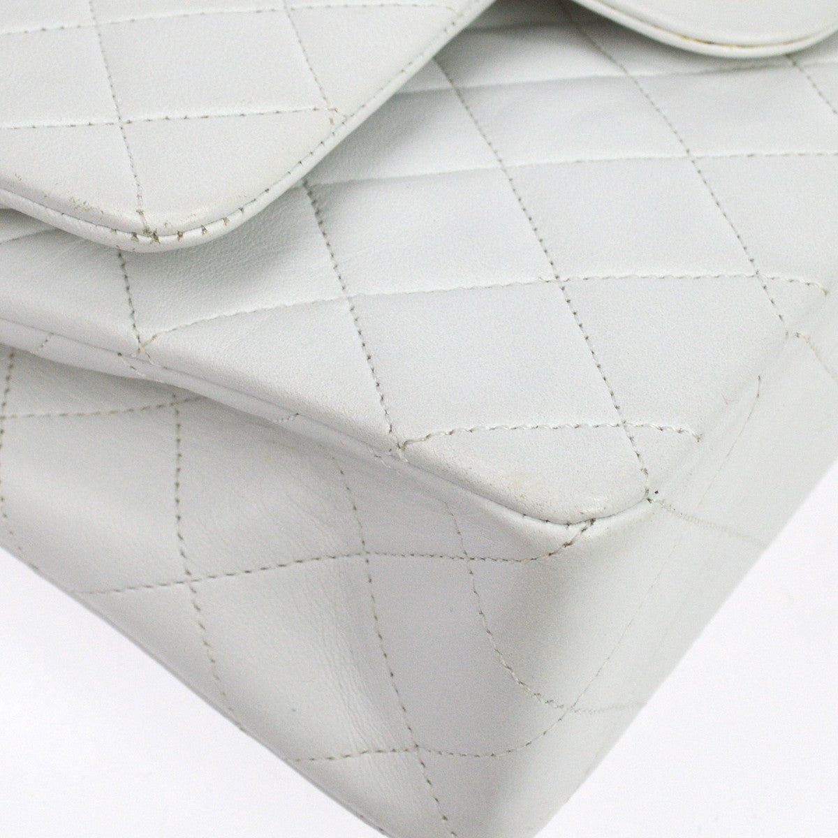 Chanel Timeless - Classic Double Flap Bag Leather White Leather Handbag ( )