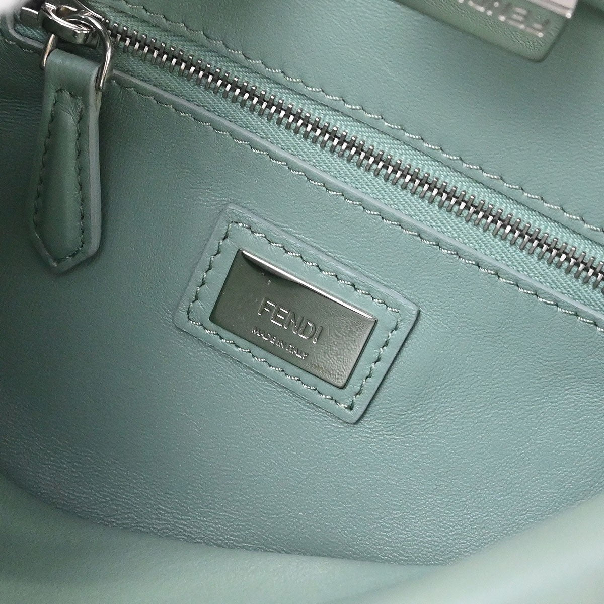 Fendi Peekaboo Bag Leather Green Leather Handbag ( )