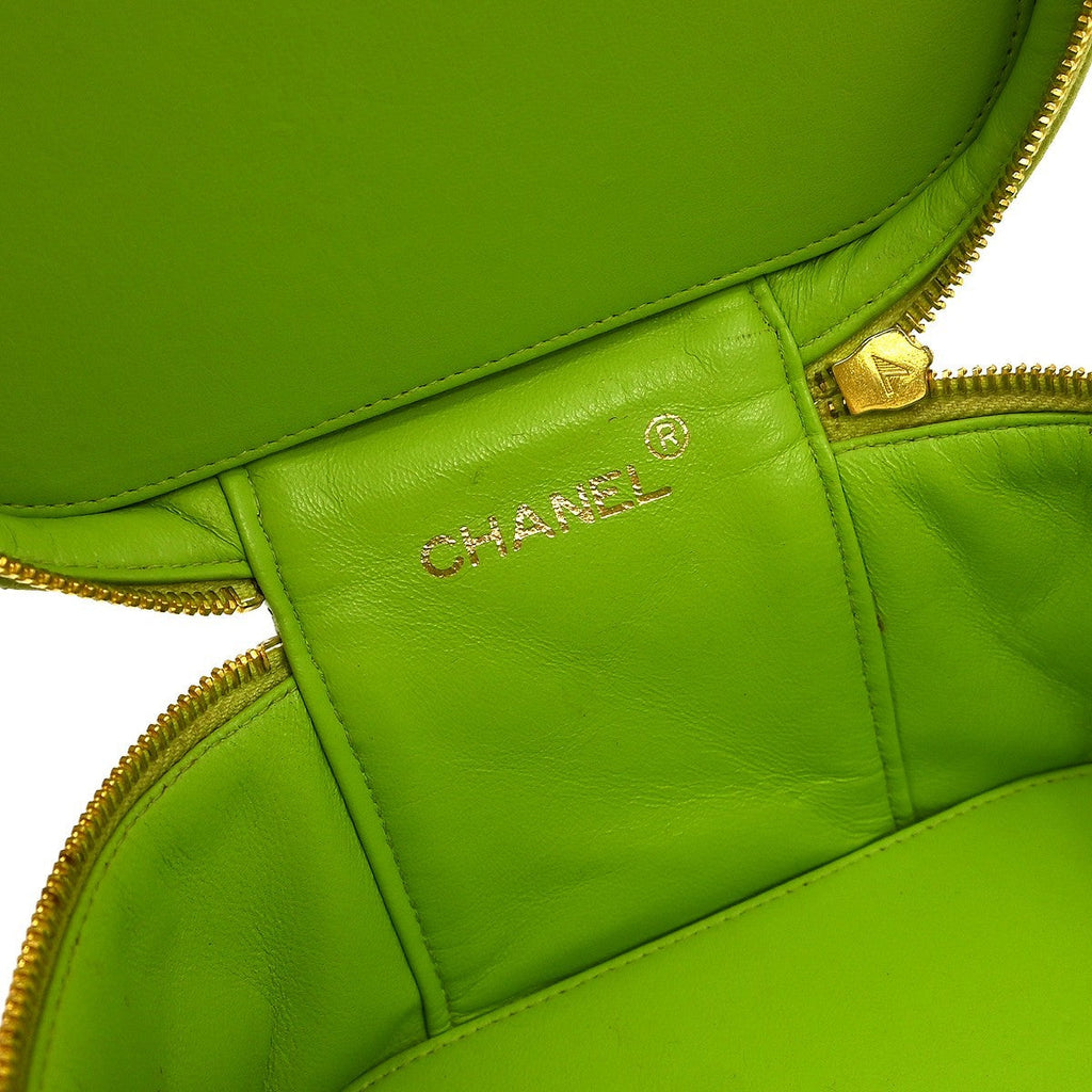 Chanel Vintage Cosmetic Case Quilted Lambskin Green Leather Handbag ( )