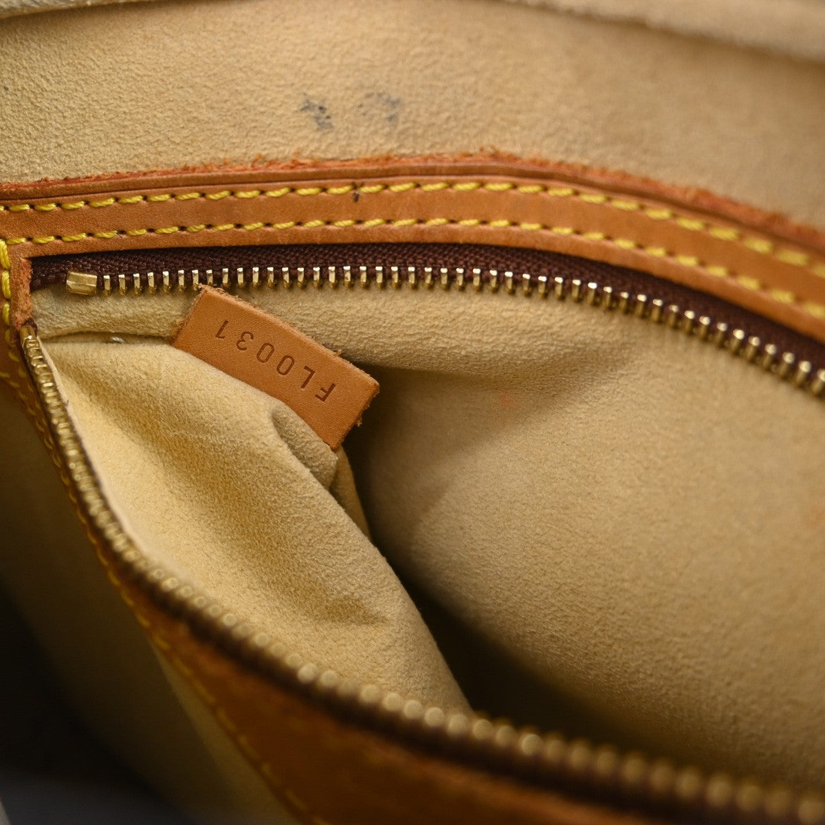 Louis Vuitton Monogram Looping Handbag Monogram Canvas Brown Canvas Handbag ( )