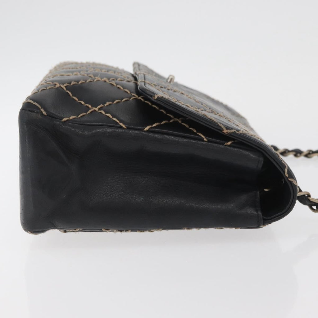 Chanel Chanel Matelassé Cuir Noir Black Leather Black Leather Handbag (Authentic  )