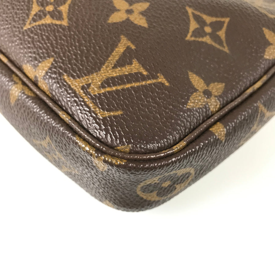 LOUIS VUITTON Monogram Pochette Accessoires M51980 Pouch