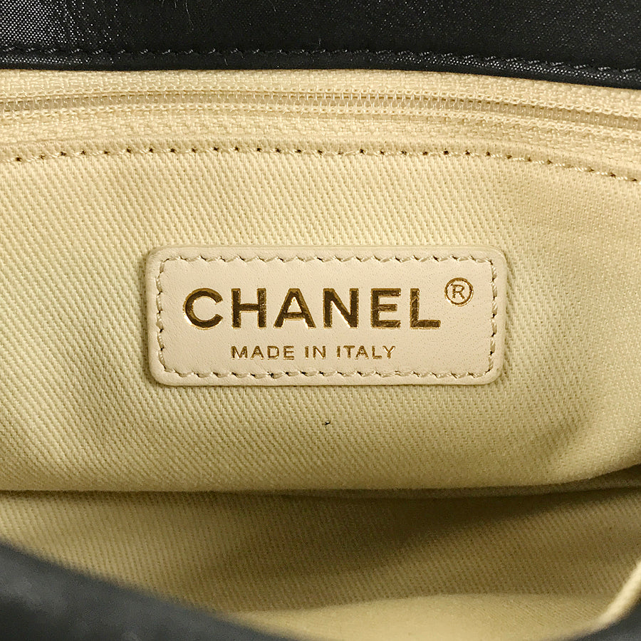CHANEL Matelasse Shoulder bag