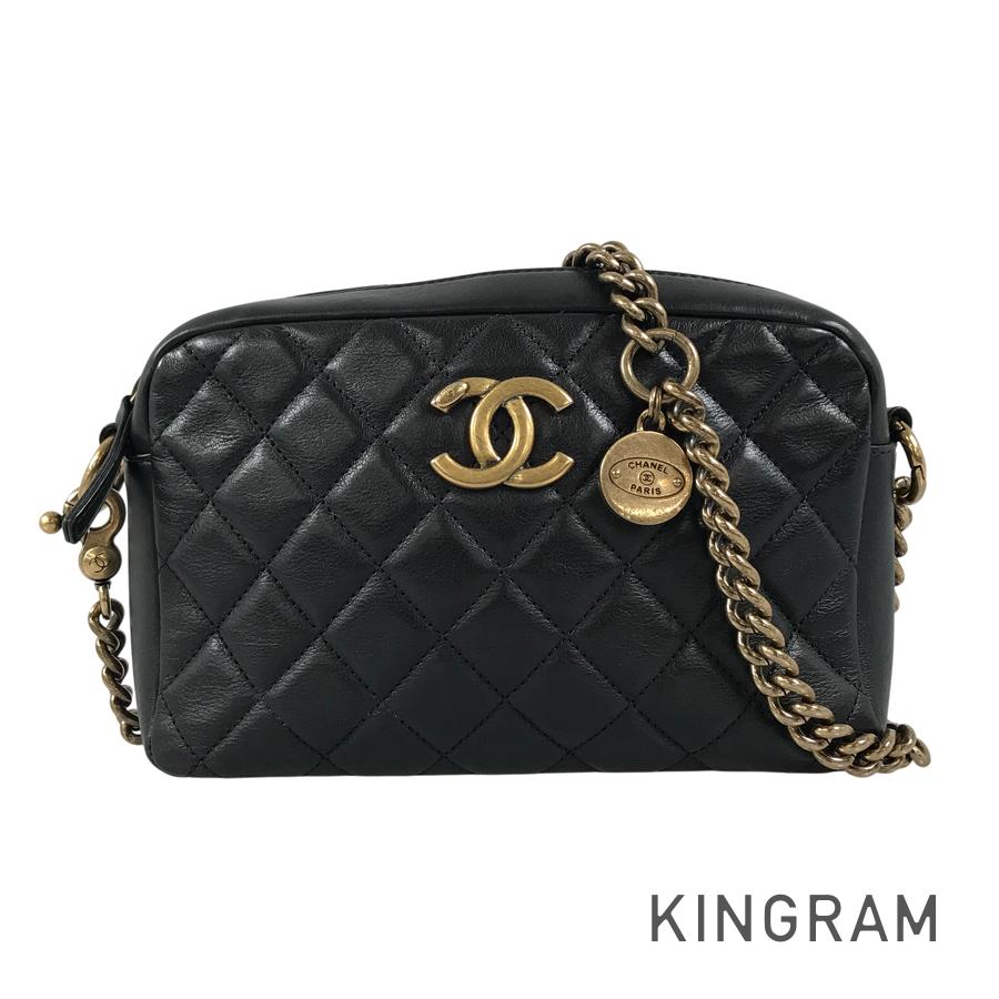 CHANEL Matelasse Shoulder bag