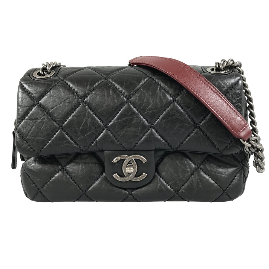 CHANEL Matelasse Shoulder bag
