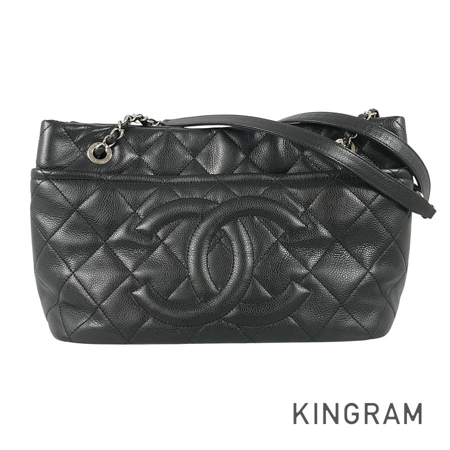 CHANEL Matelasse Shoulder bag