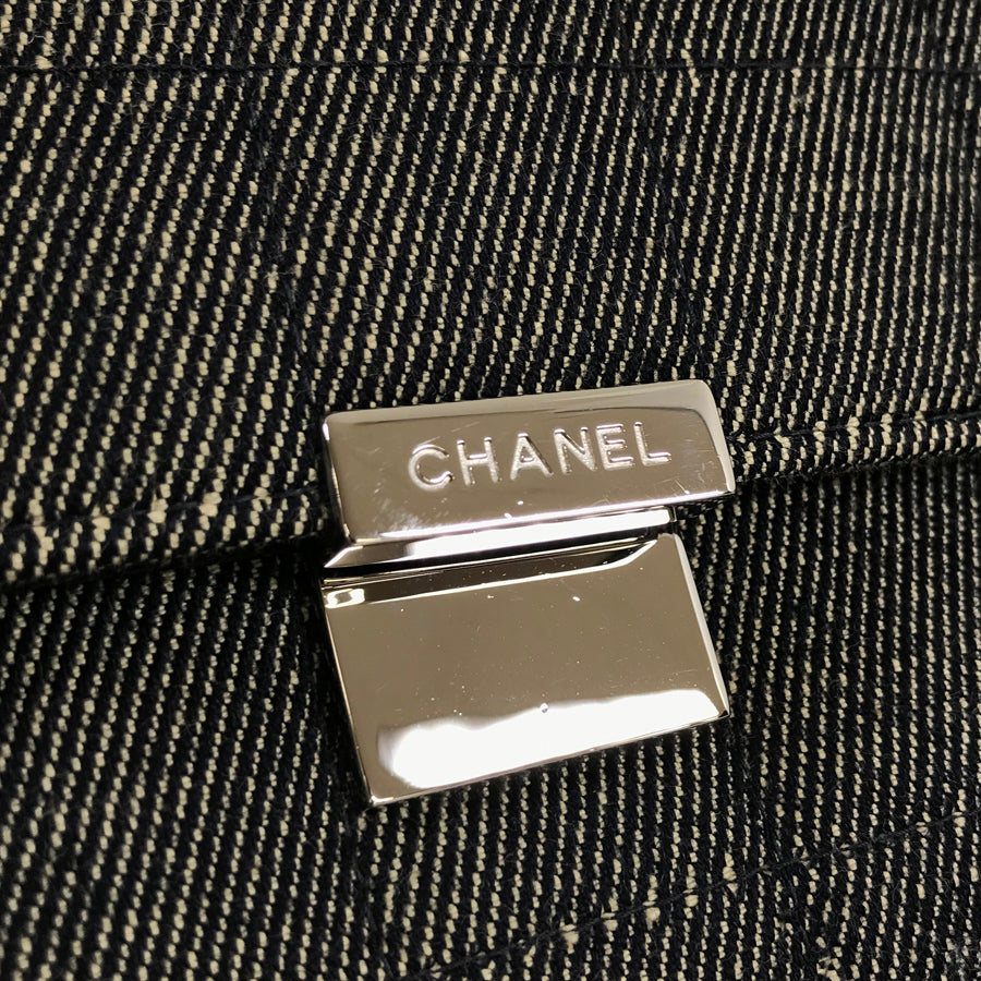 CHANEL Chocolate Bar Shoulder bag