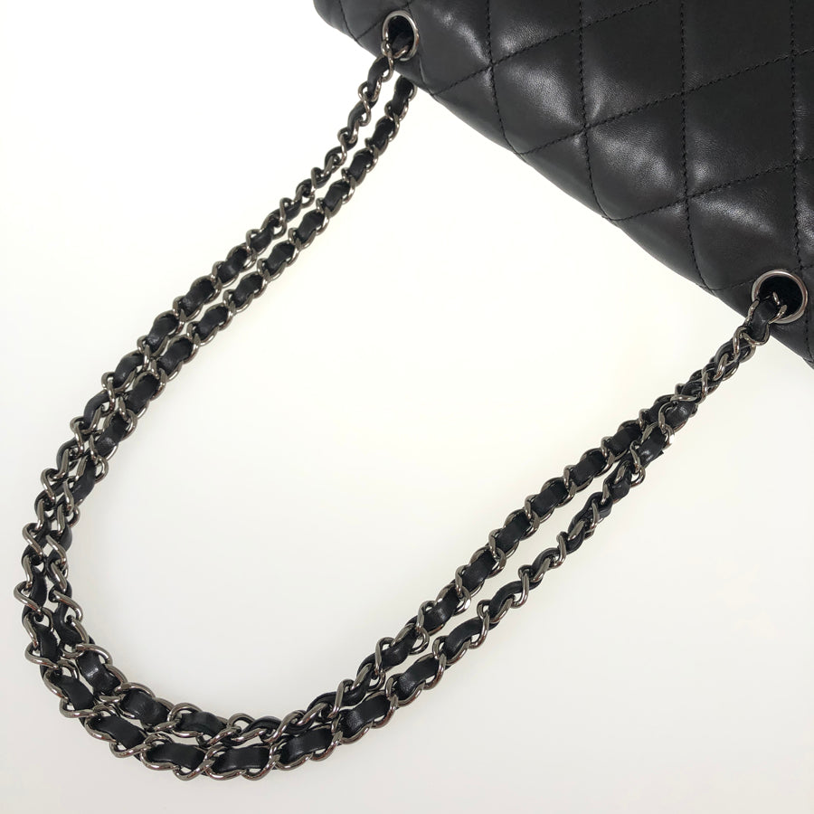 CHANEL Matelasse Shoulder bag