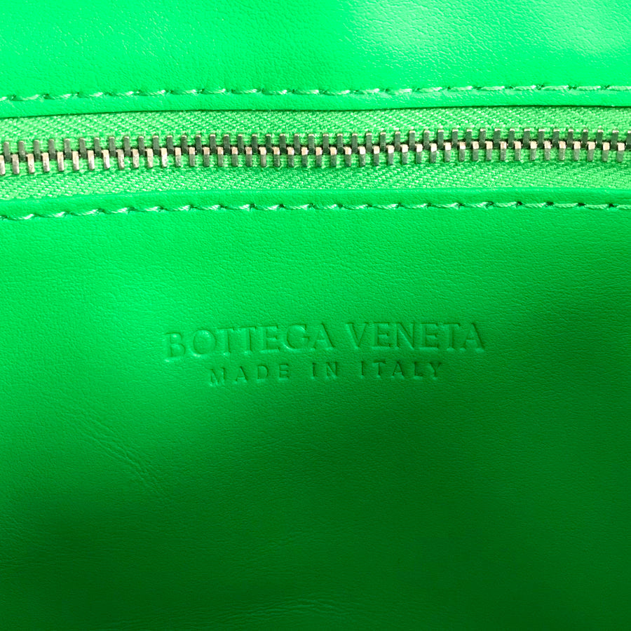 BOTTEGA VENETA Maxi Intrecciato small cassette Shoulder bag