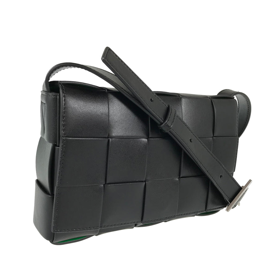 BOTTEGA VENETA Maxi Intrecciato small cassette Shoulder bag