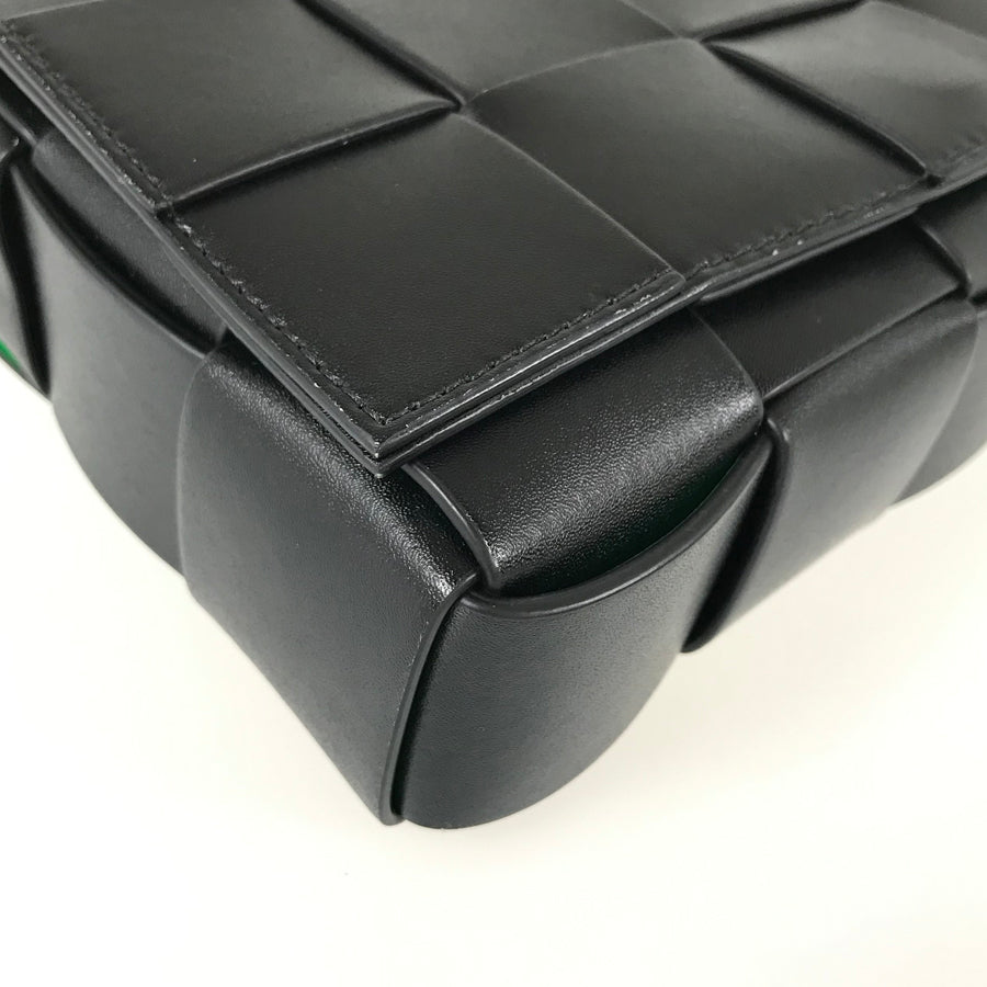 BOTTEGA VENETA Maxi Intrecciato small cassette Shoulder bag