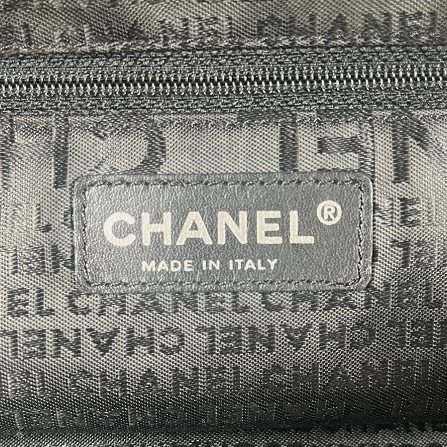 CHANEL Chocolate Bar Shoulder bag