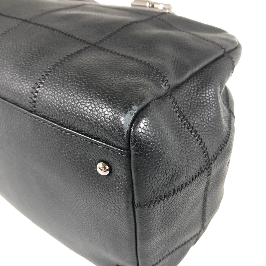 CHANEL Chocolate Bar Shoulder bag