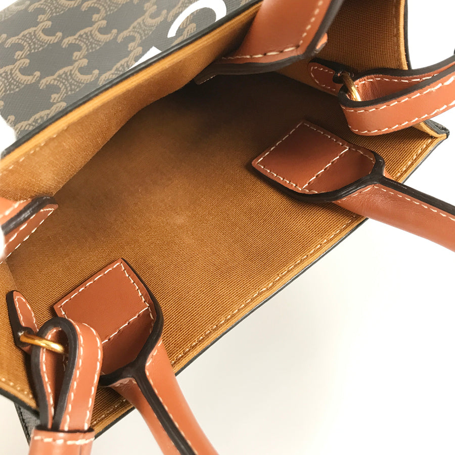CELINE Triomphe Vertical hippo Hand bag